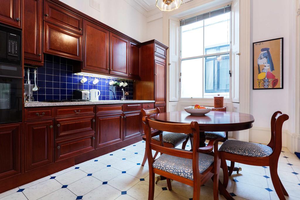 Veeve - Queen'S Gardens Flat Londres Habitación foto